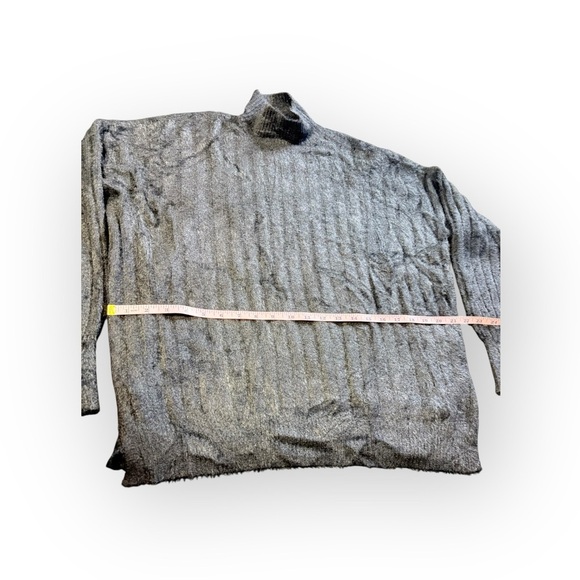 Jessica Simpson Metallic Mock Neck Sweater – Size S (Brand New, Missing Tag) - Picture 3 of 4